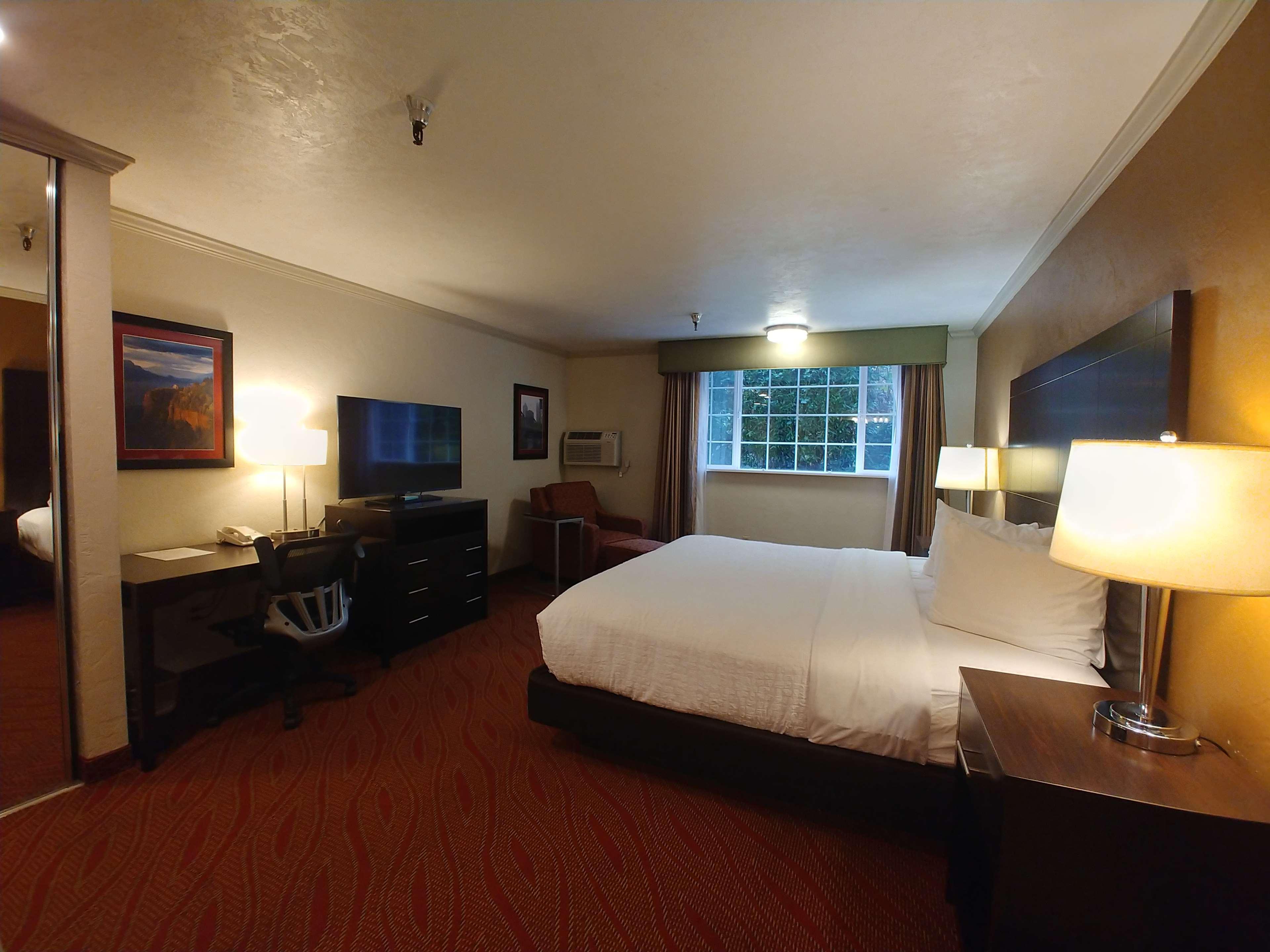 Best Western Plus Parkway Inn Wilsonville Ngoại thất bức ảnh