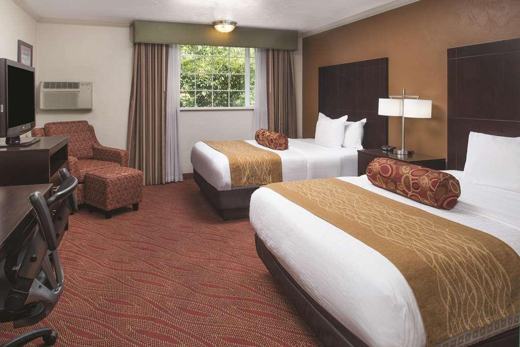 Best Western Plus Parkway Inn Wilsonville Ngoại thất bức ảnh
