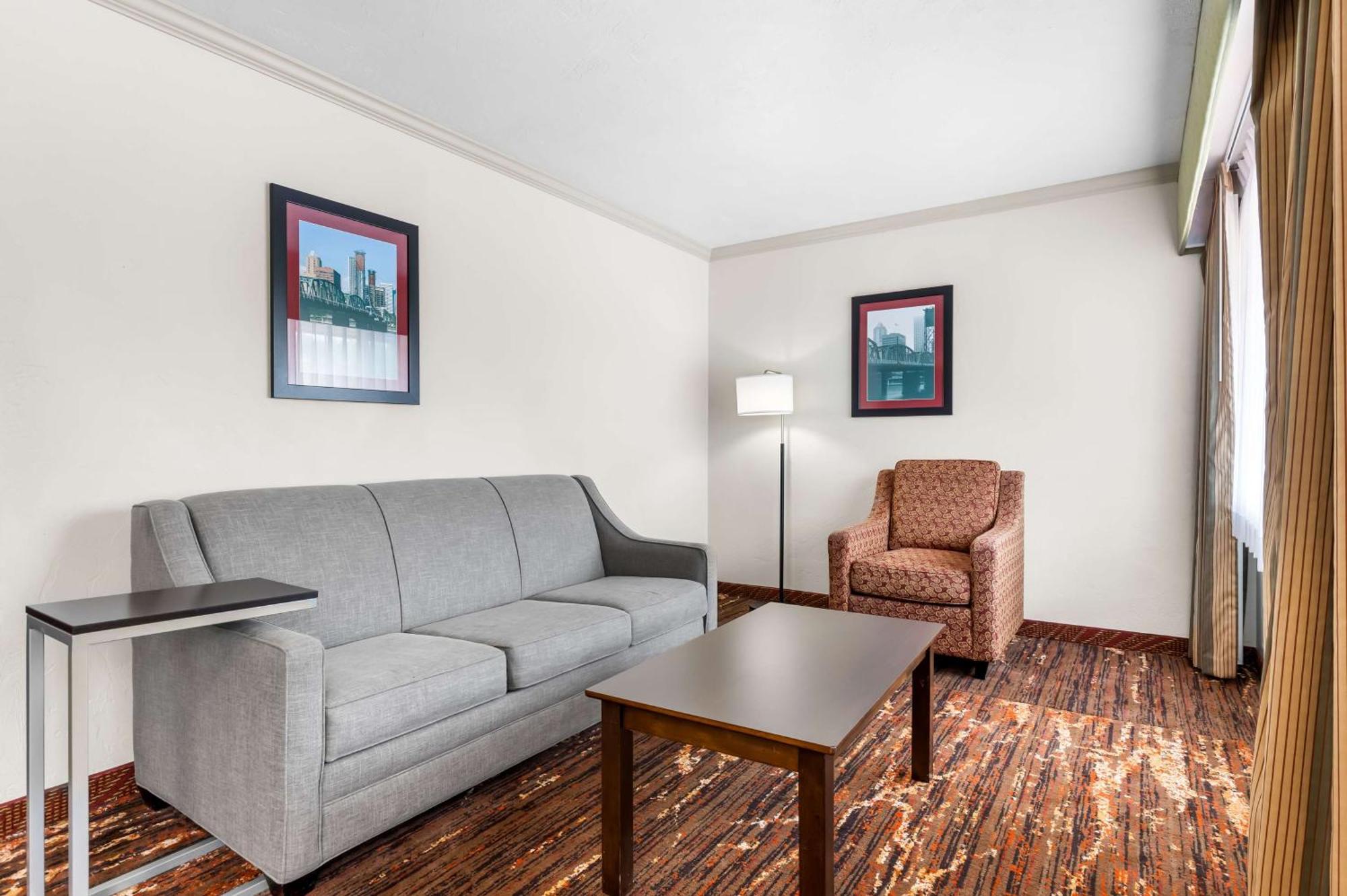 Best Western Plus Parkway Inn Wilsonville Ngoại thất bức ảnh