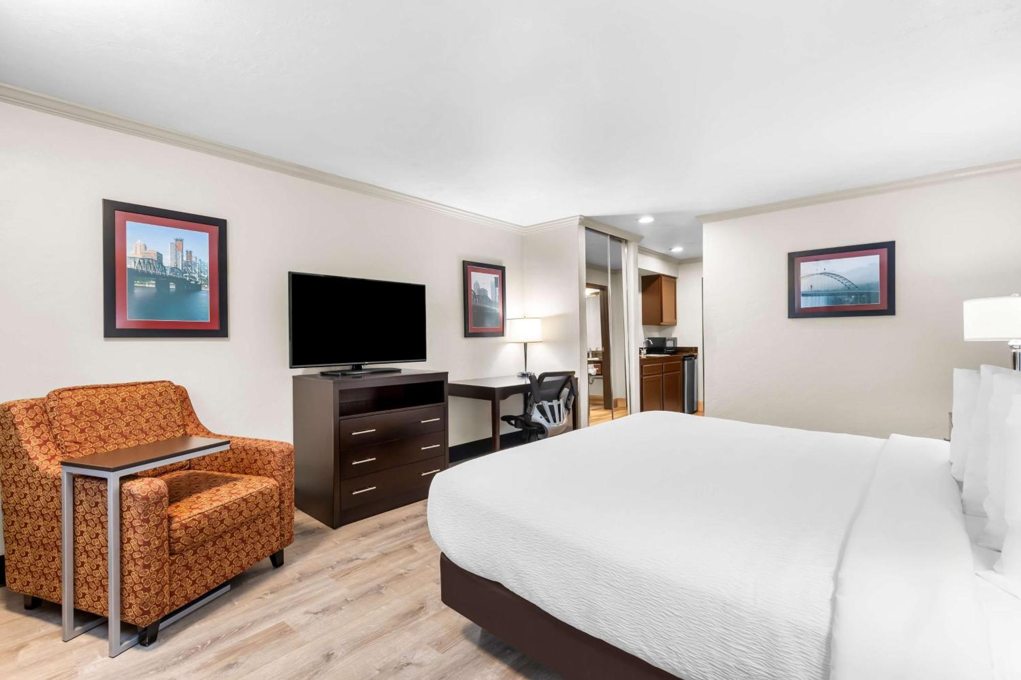 Best Western Plus Parkway Inn Wilsonville Ngoại thất bức ảnh
